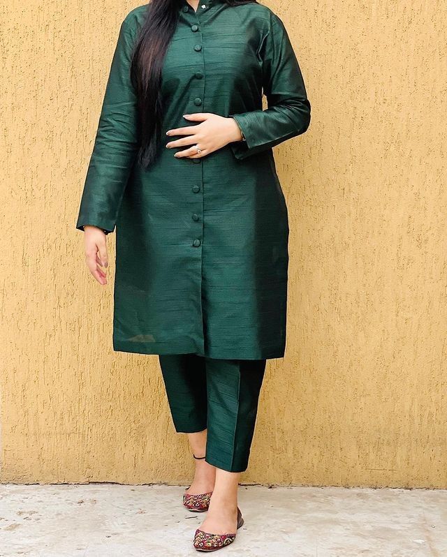 2 piece suit in Dark green color